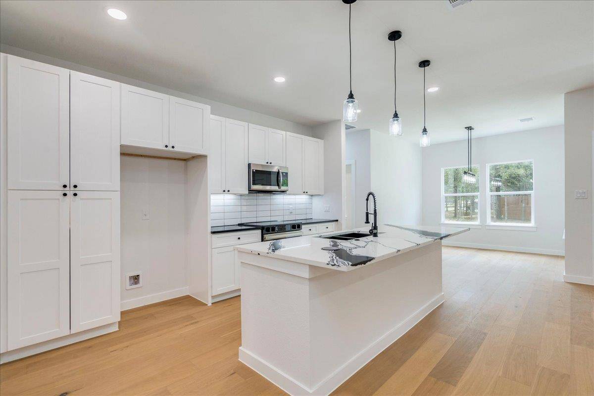 108 Keahi CT, Bastrop, TX 78602
