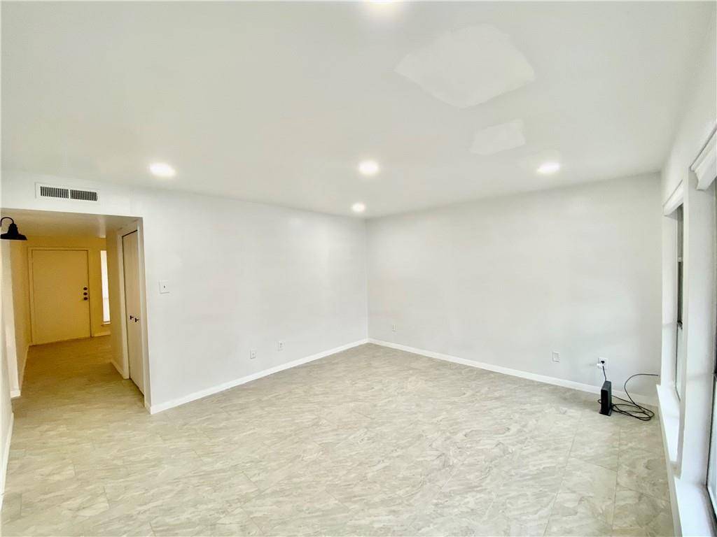 6910 Hart LN #403, Austin, TX 78731