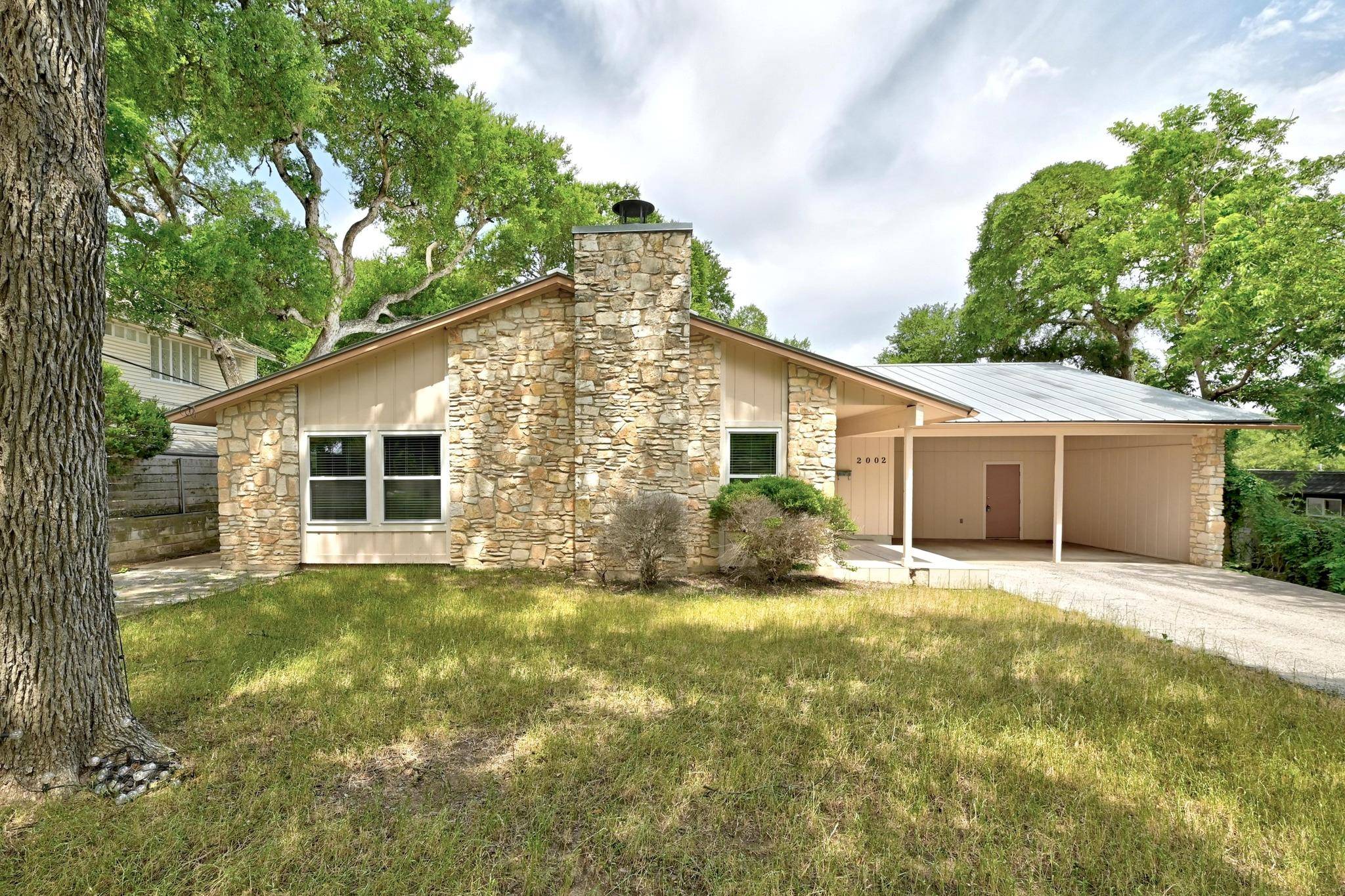 2002 Rabb RD, Austin, TX 78704