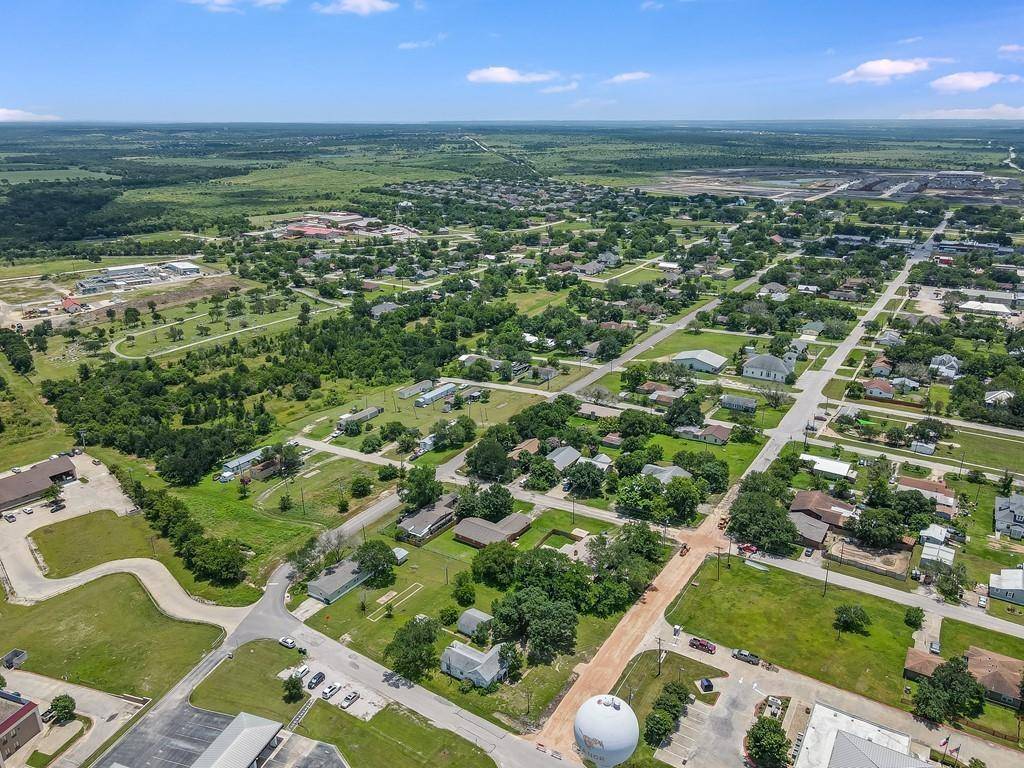 301 E Lane Ave, Manor, TX 78653