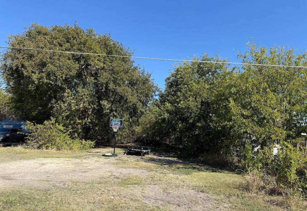 800 Arnold DR, Bartlett, TX 76511