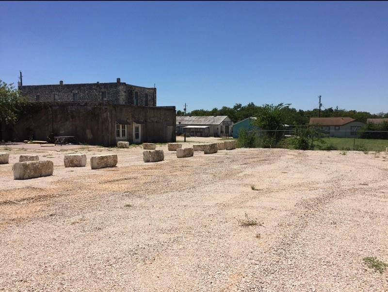 101 College Ave, Florence, TX 76527
