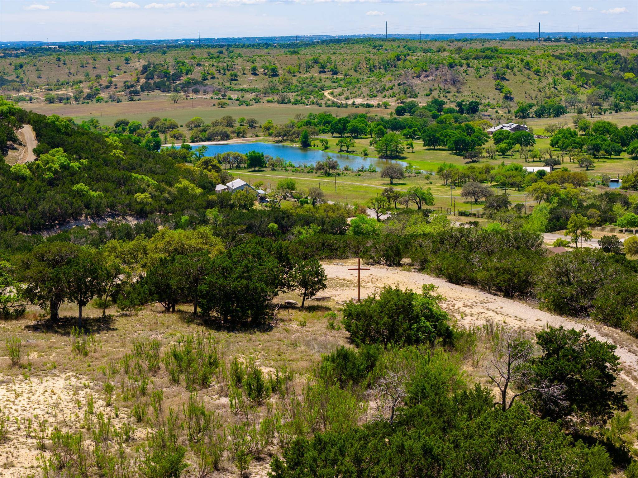 1325 Harper RD, Kerrville, TX 78028