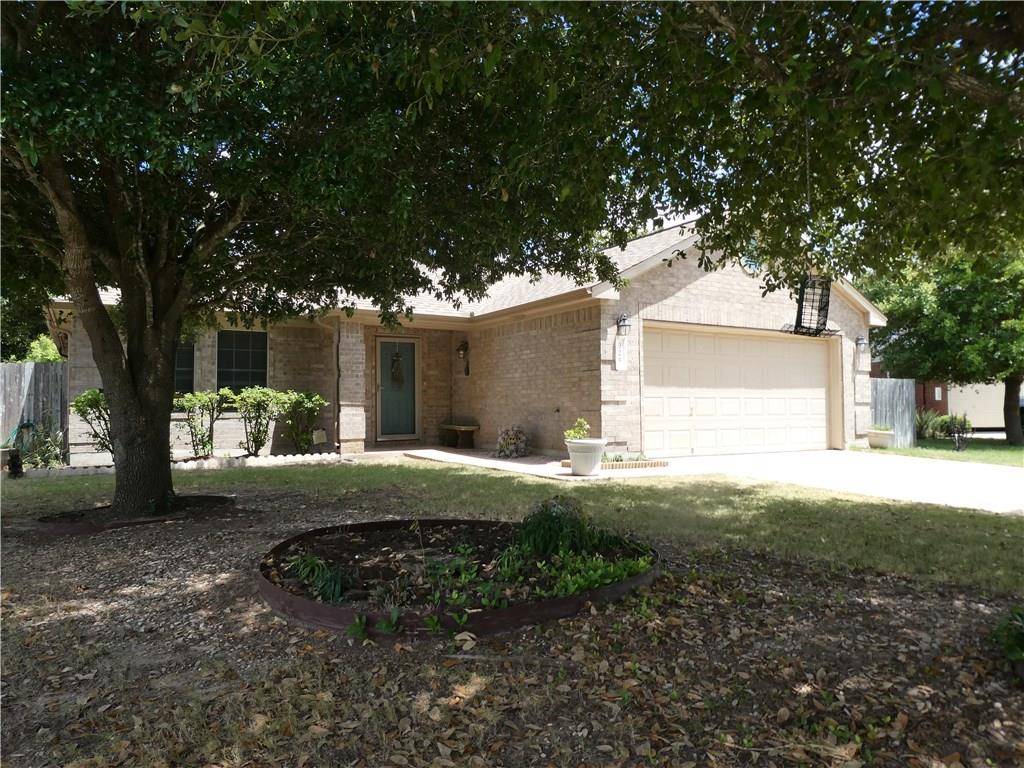 325 Lori CIR, Bastrop, TX 78602