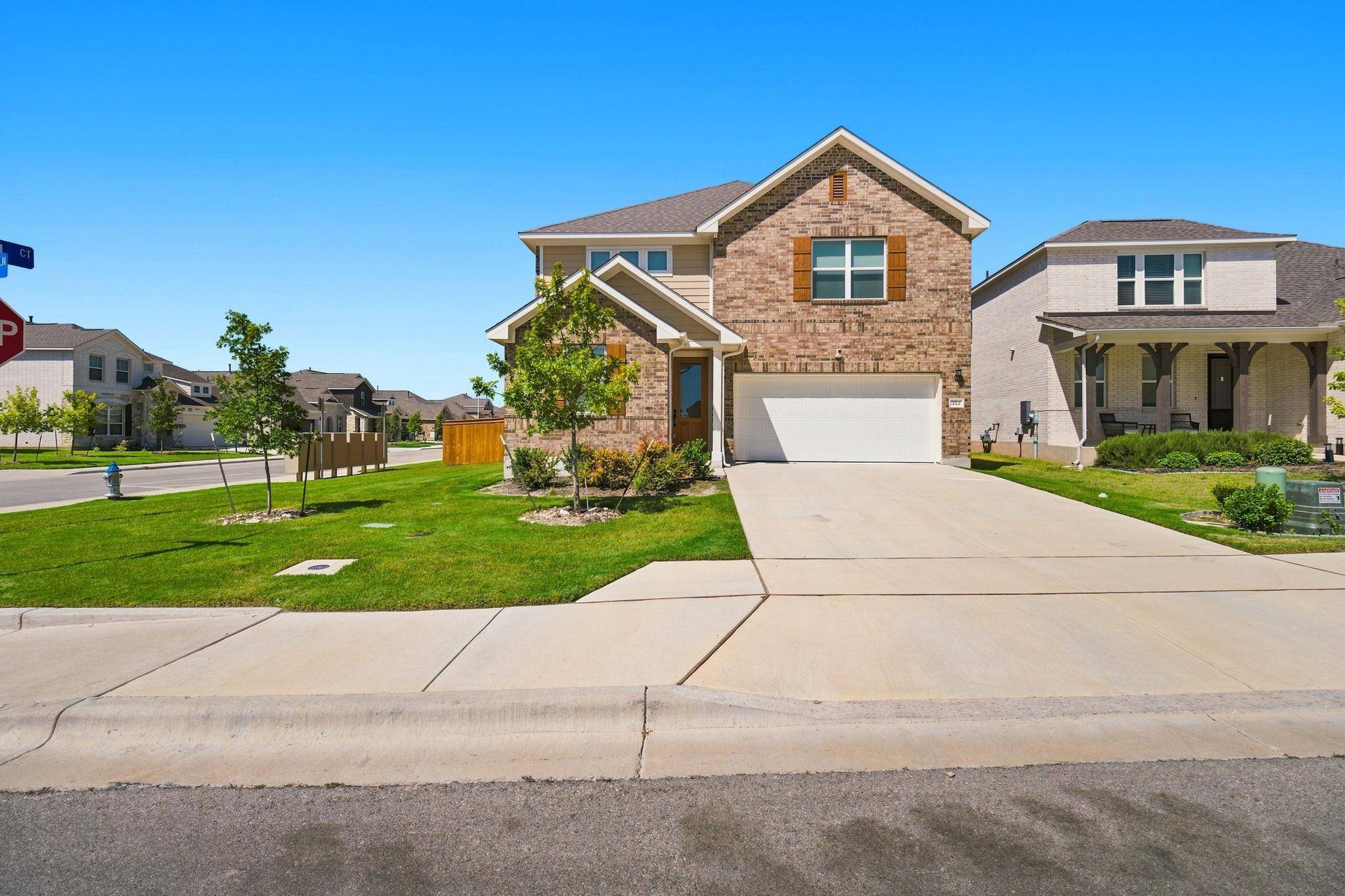 212 Swinging H LN, Georgetown, TX 78633