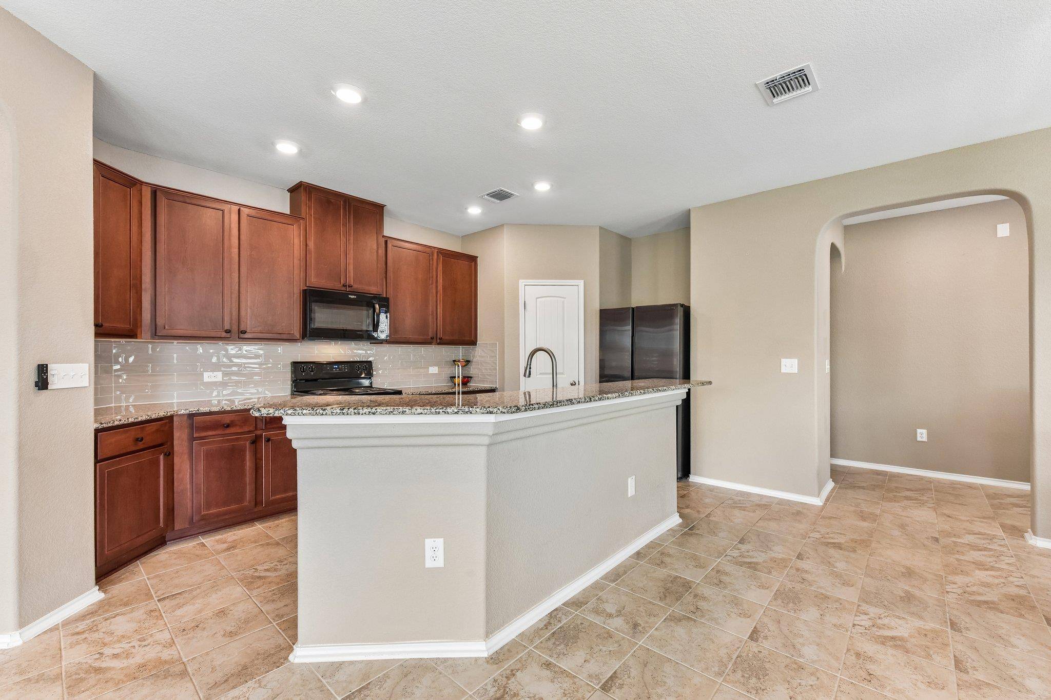 1922 Dragonfly LOOP, Bastrop, TX 78602