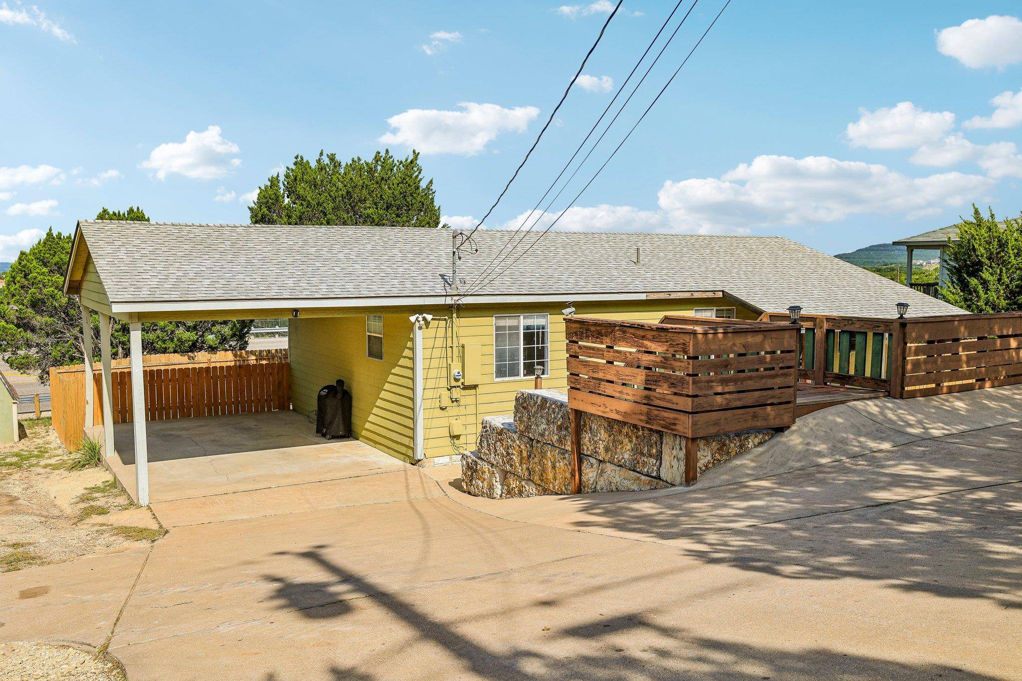 8104 Bronco LN, Lago Vista, TX 78645