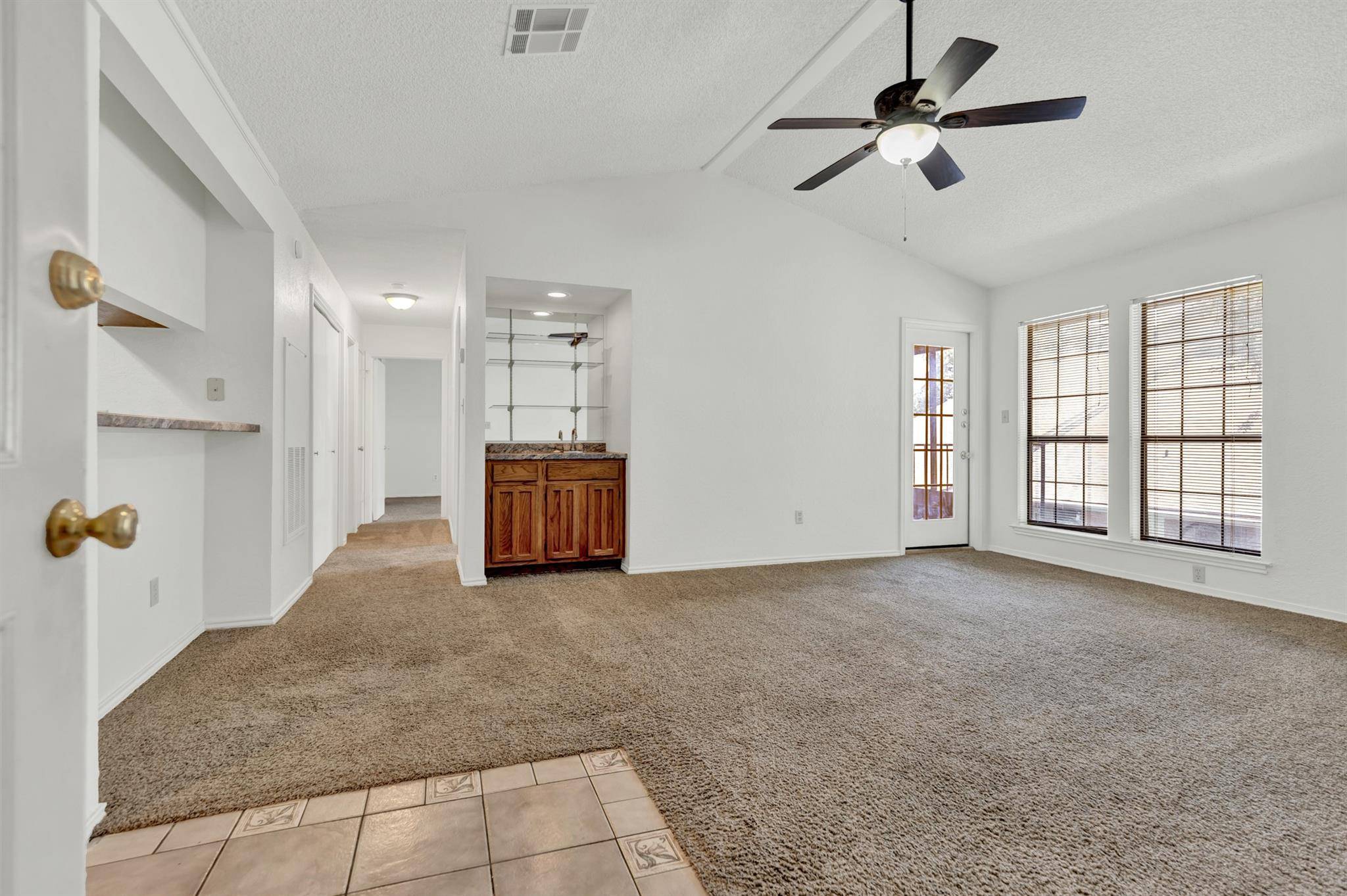 1202 Thorpe LN #208, San Marcos, TX 78666
