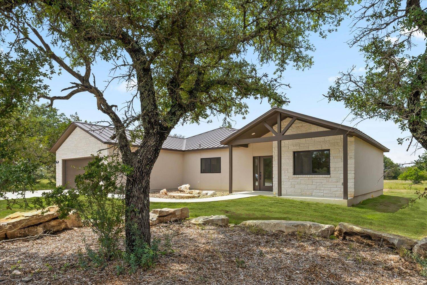 114 Rolling Hill DR, Horseshoe Bay, TX 78657