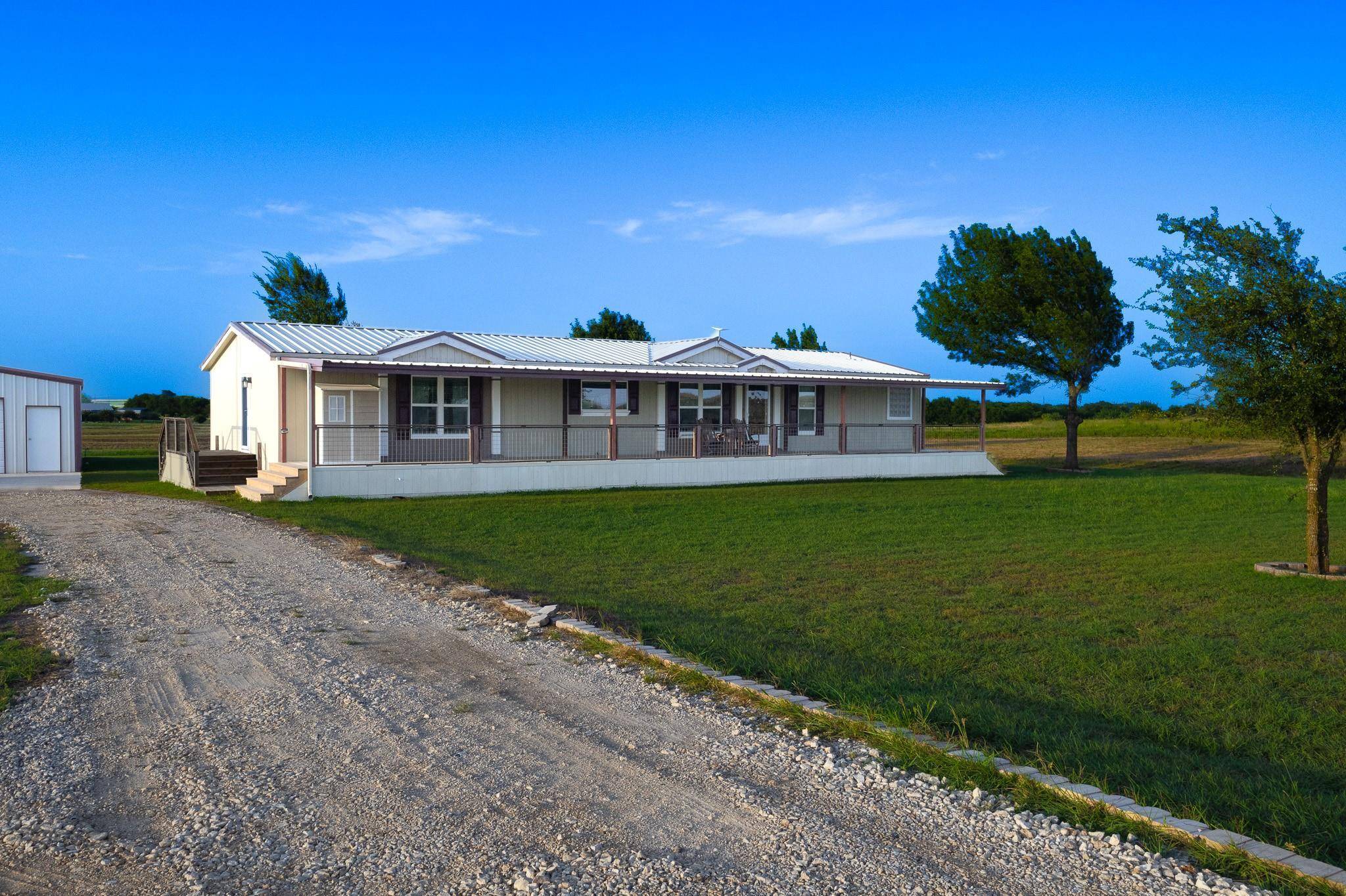 401 County Road 330, Granger, TX 76530