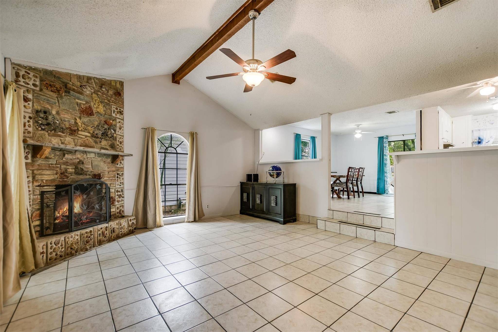 304 Lea LN, Wimberley, TX 78676