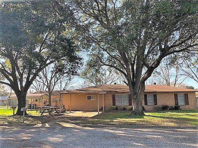 1027 N Burleson ST, Giddings, TX 78942