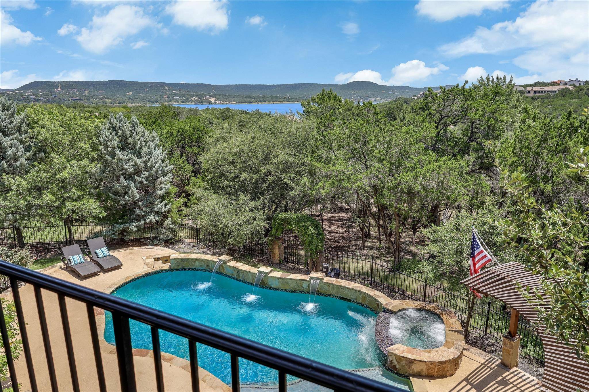 17408 Regatta View DR, Jonestown, TX 78645