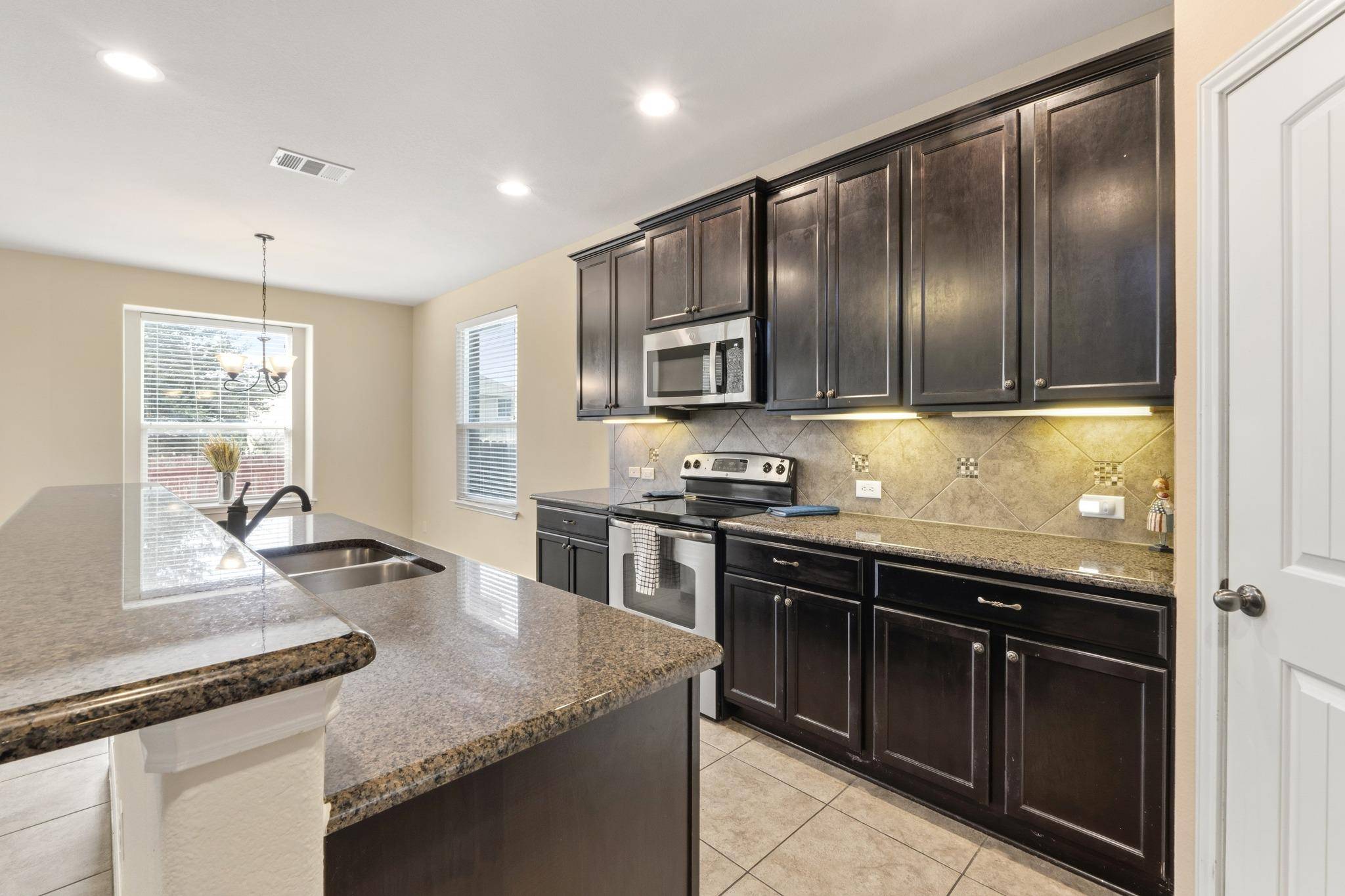 1902 Laminar Creek RD, Cedar Park, TX 78613