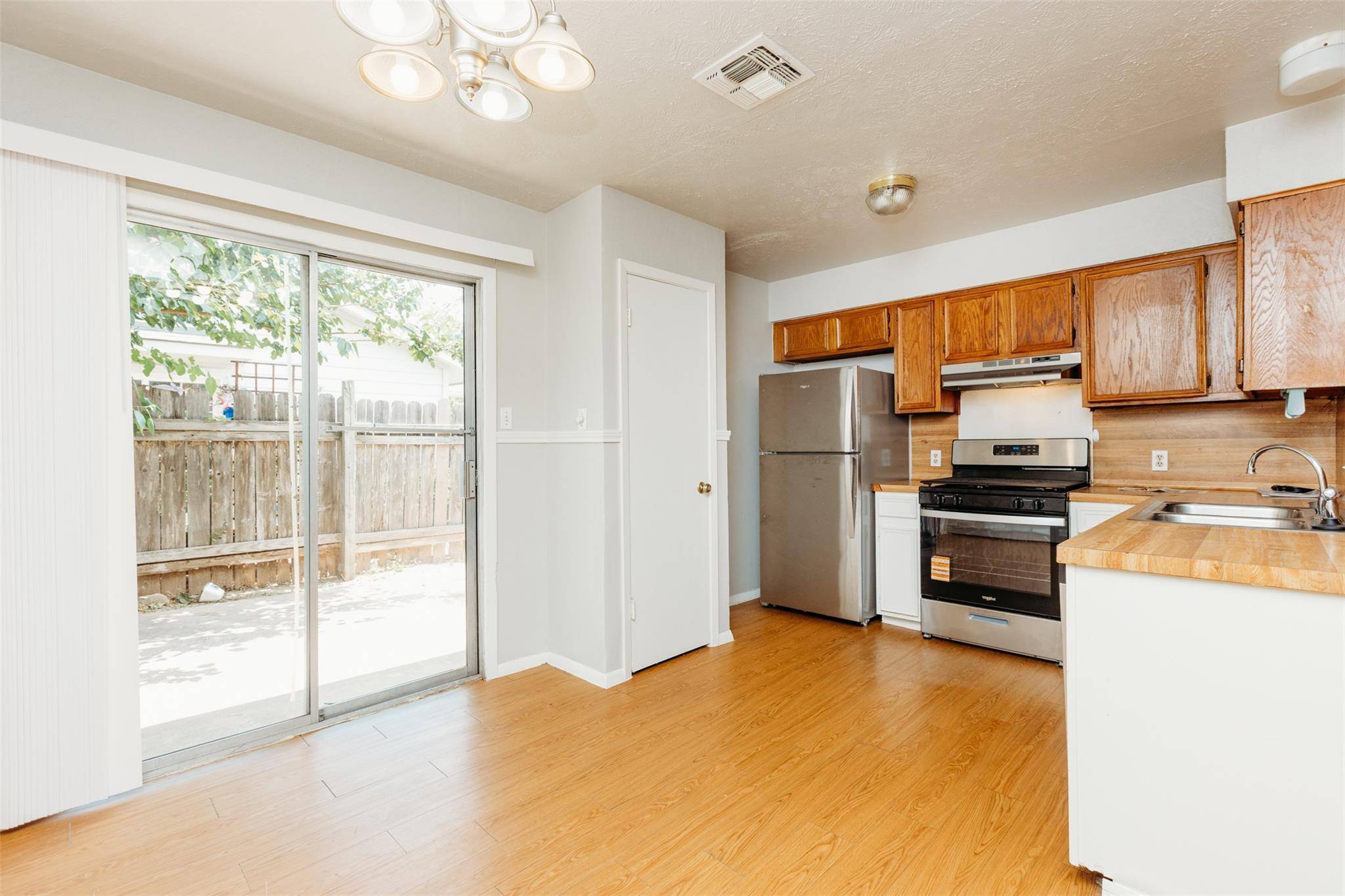 1914 Nicole CIR #A, Round Rock, TX 78664