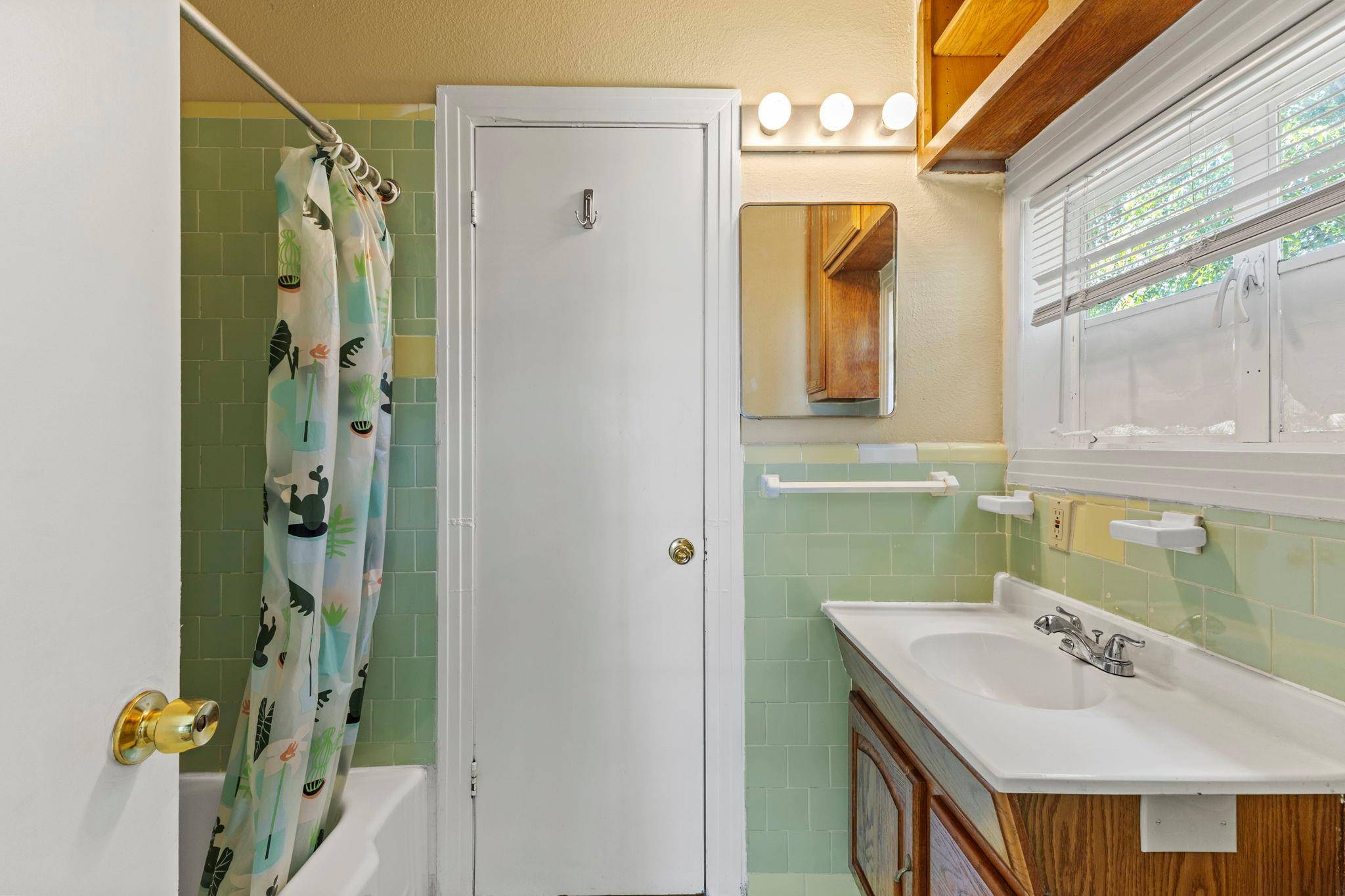 108 W Austin ST #B, Kyle, TX 78640