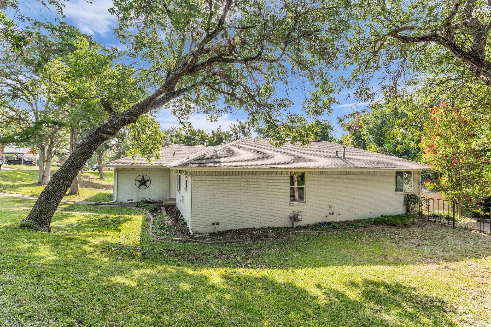 9730 Timberview DR, Woodway, TX 76712