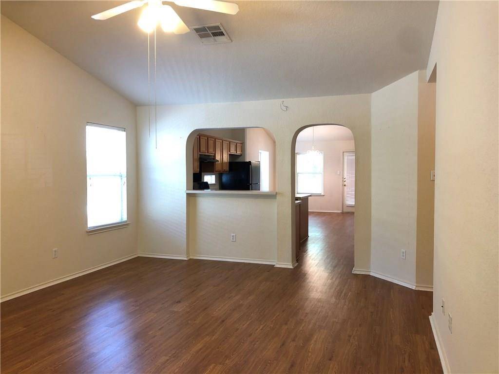 140 Steele, Kyle, TX 78640