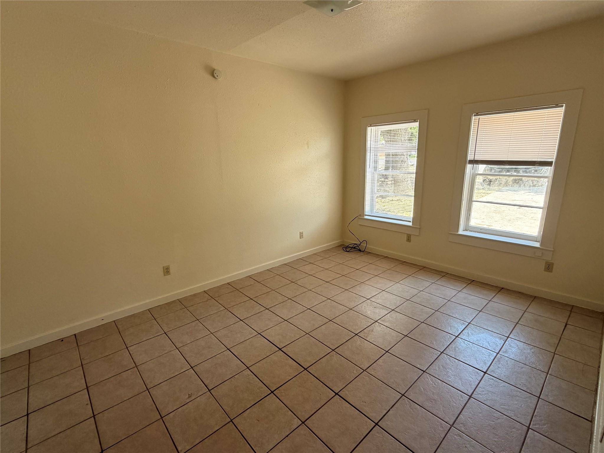 1019 Chestnut ST, San Marcos, TX 78666