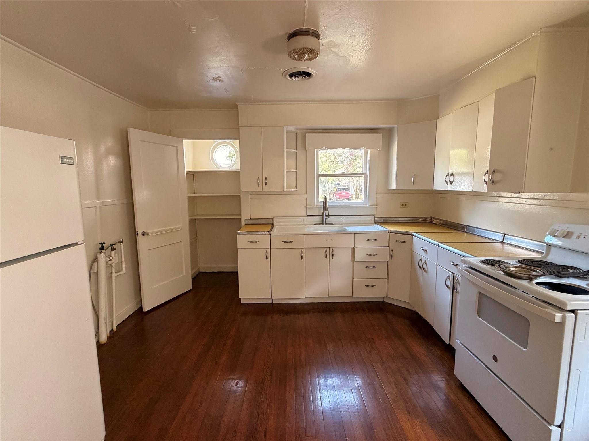 1019 Chestnut ST, San Marcos, TX 78666