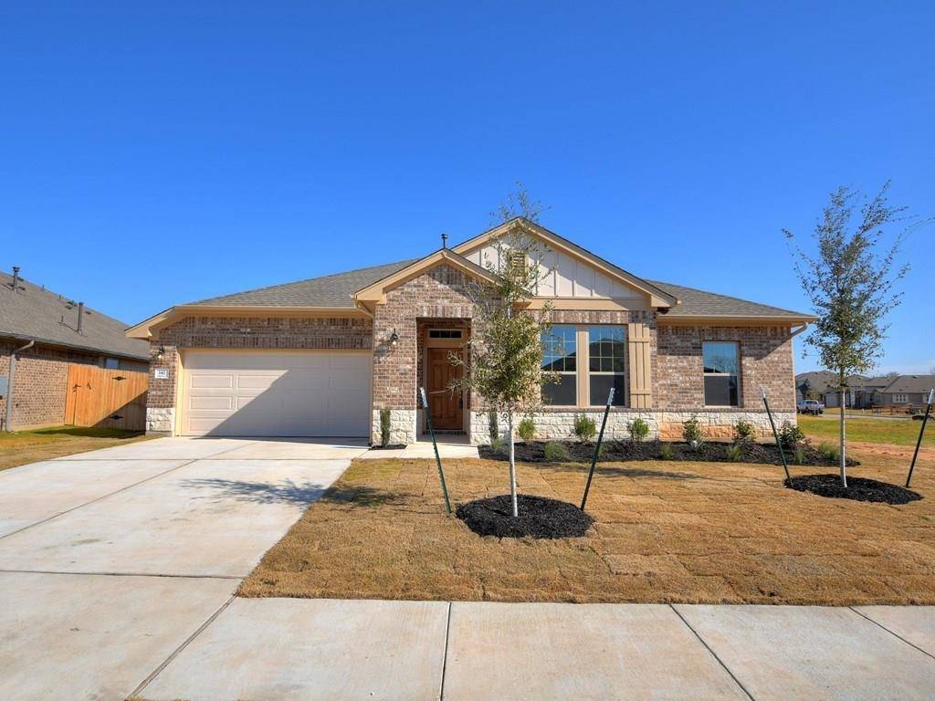 142 Edgewater TRL, Bastrop, TX 78602