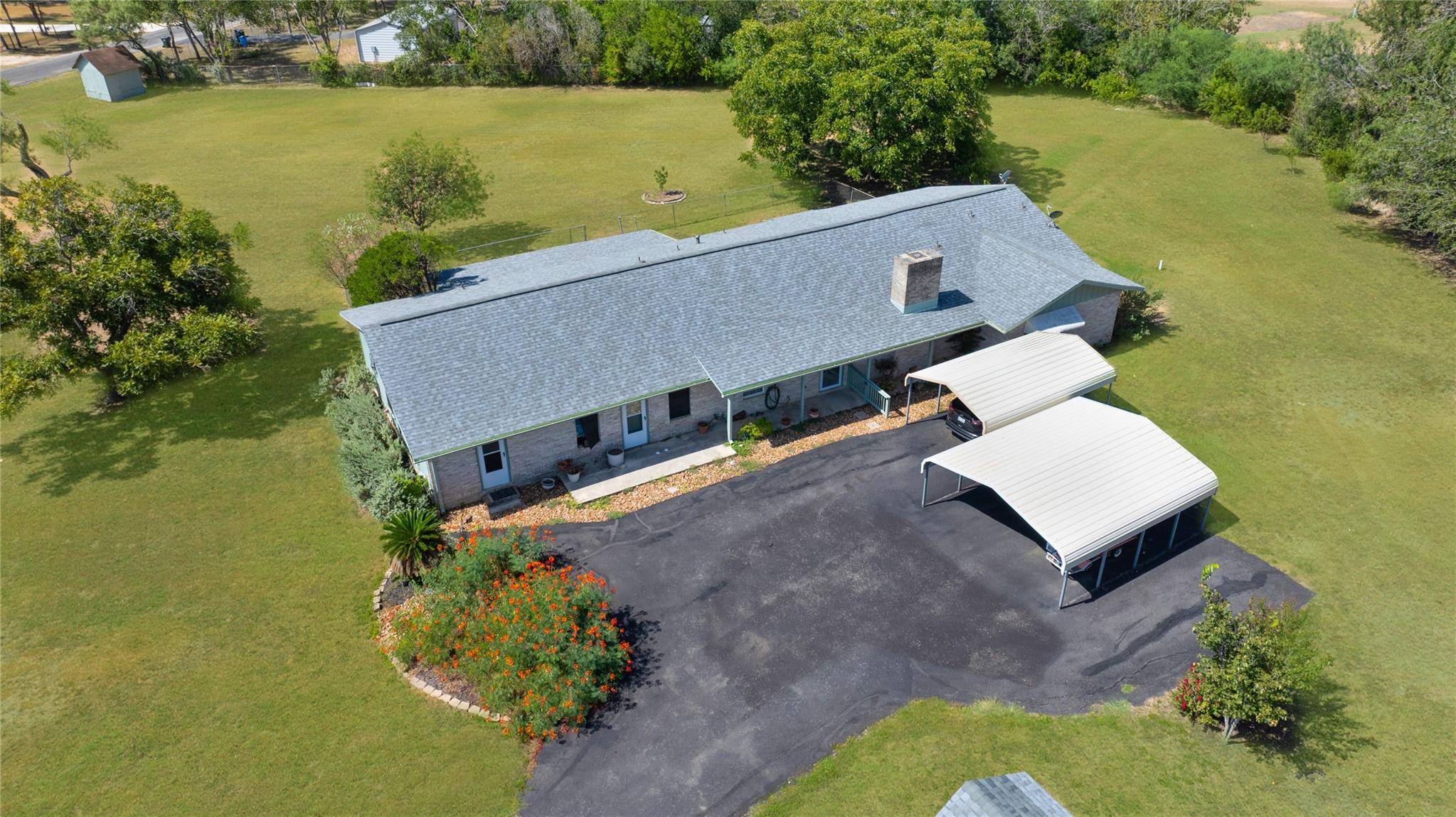 132 Tomahawk TRL, Seguin, TX 78155