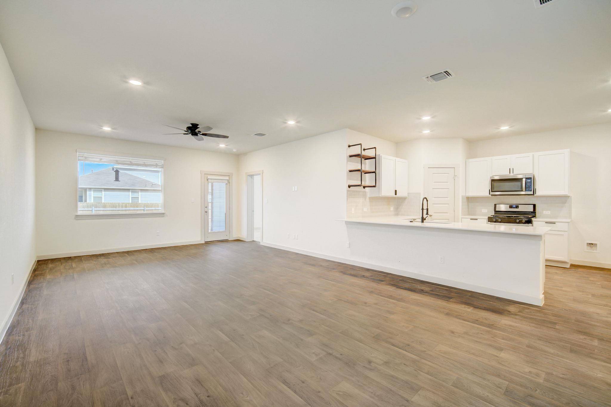 131 Big Sandy Creek DR, Hutto, TX 78634
