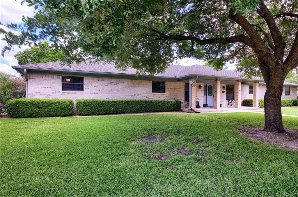 1402 T H Johnson DR, Taylor, TX 76574