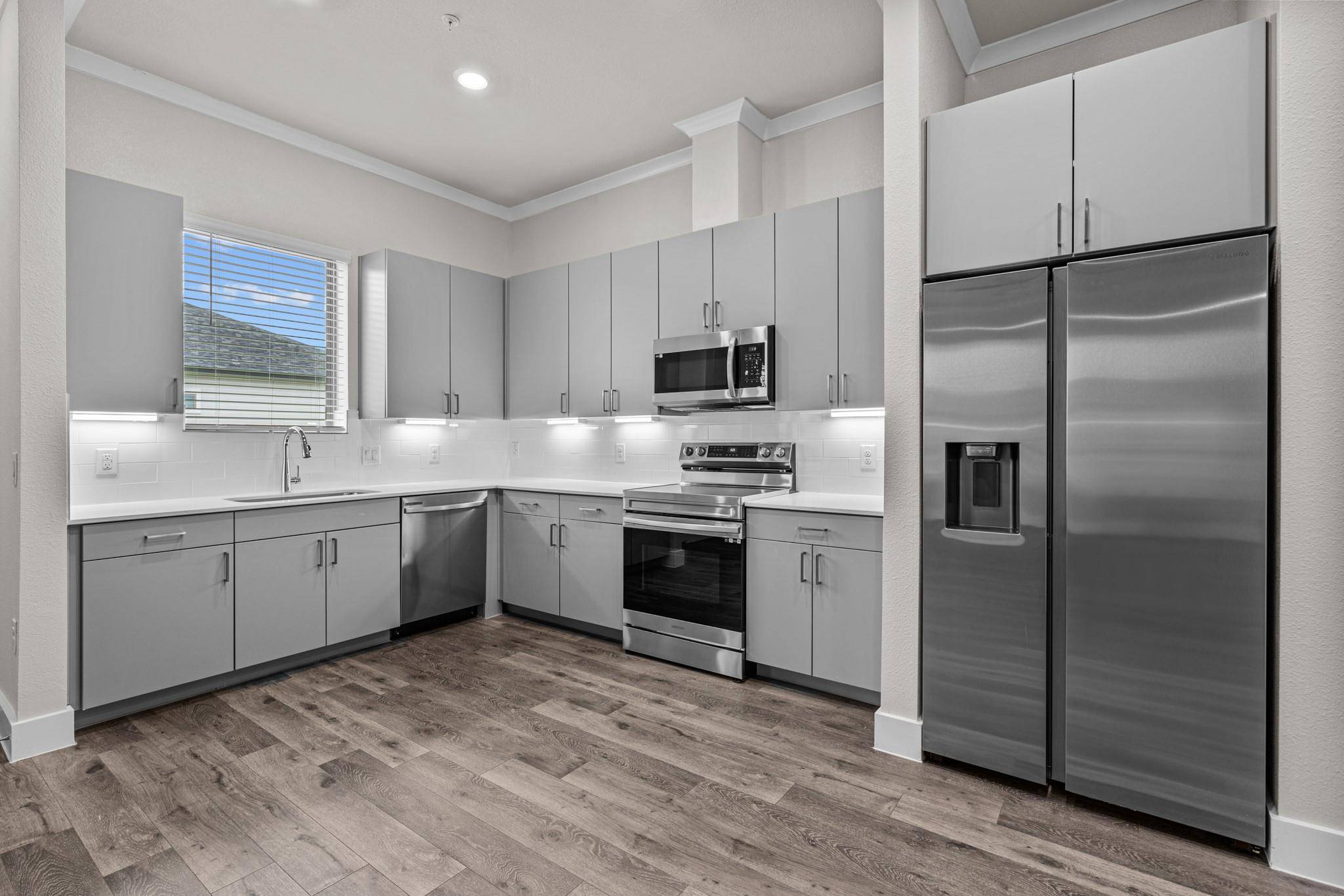865 Limmer LOOP #403, Hutto, TX 78634