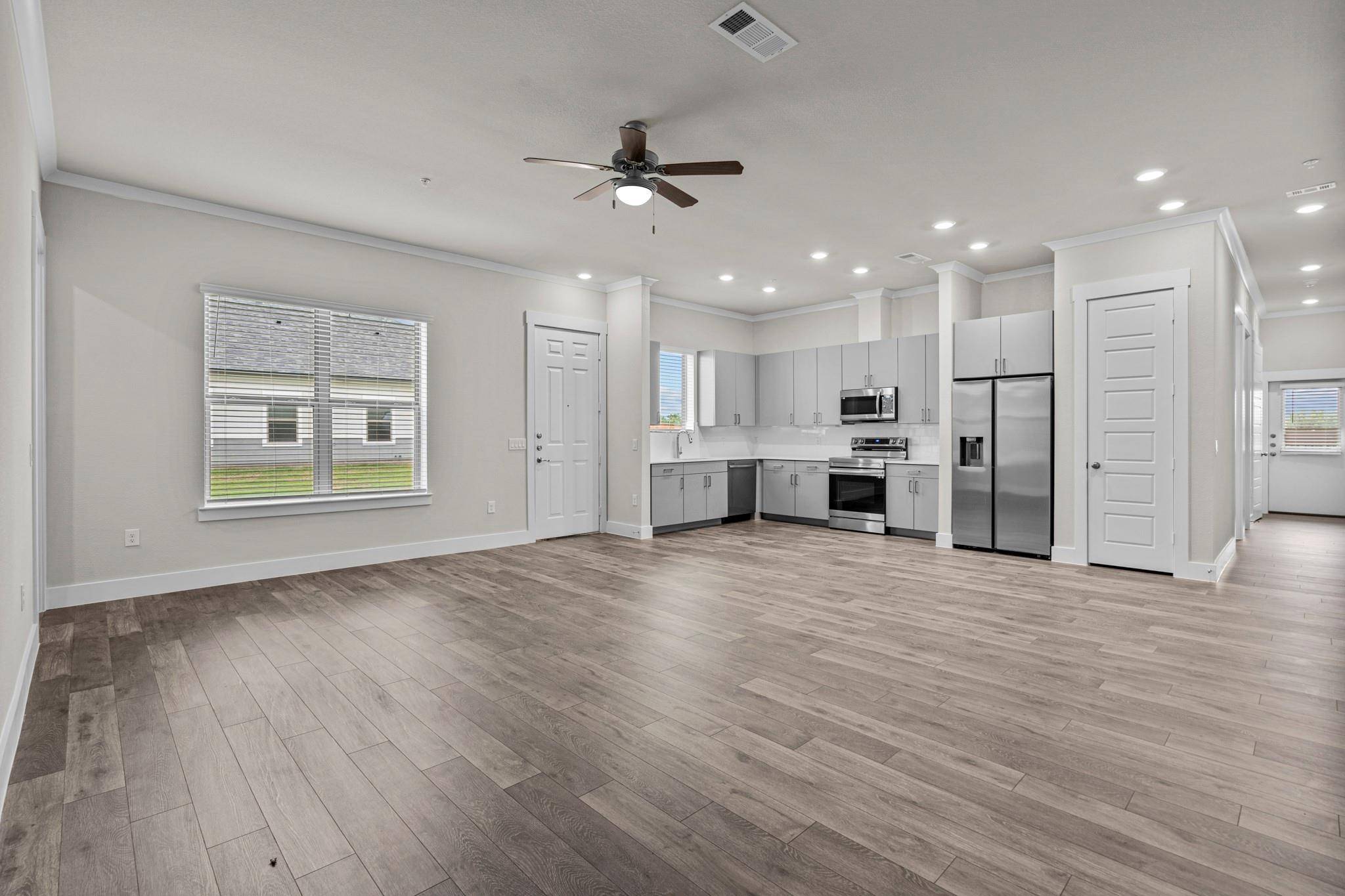 865 Limmer LOOP #403, Hutto, TX 78634