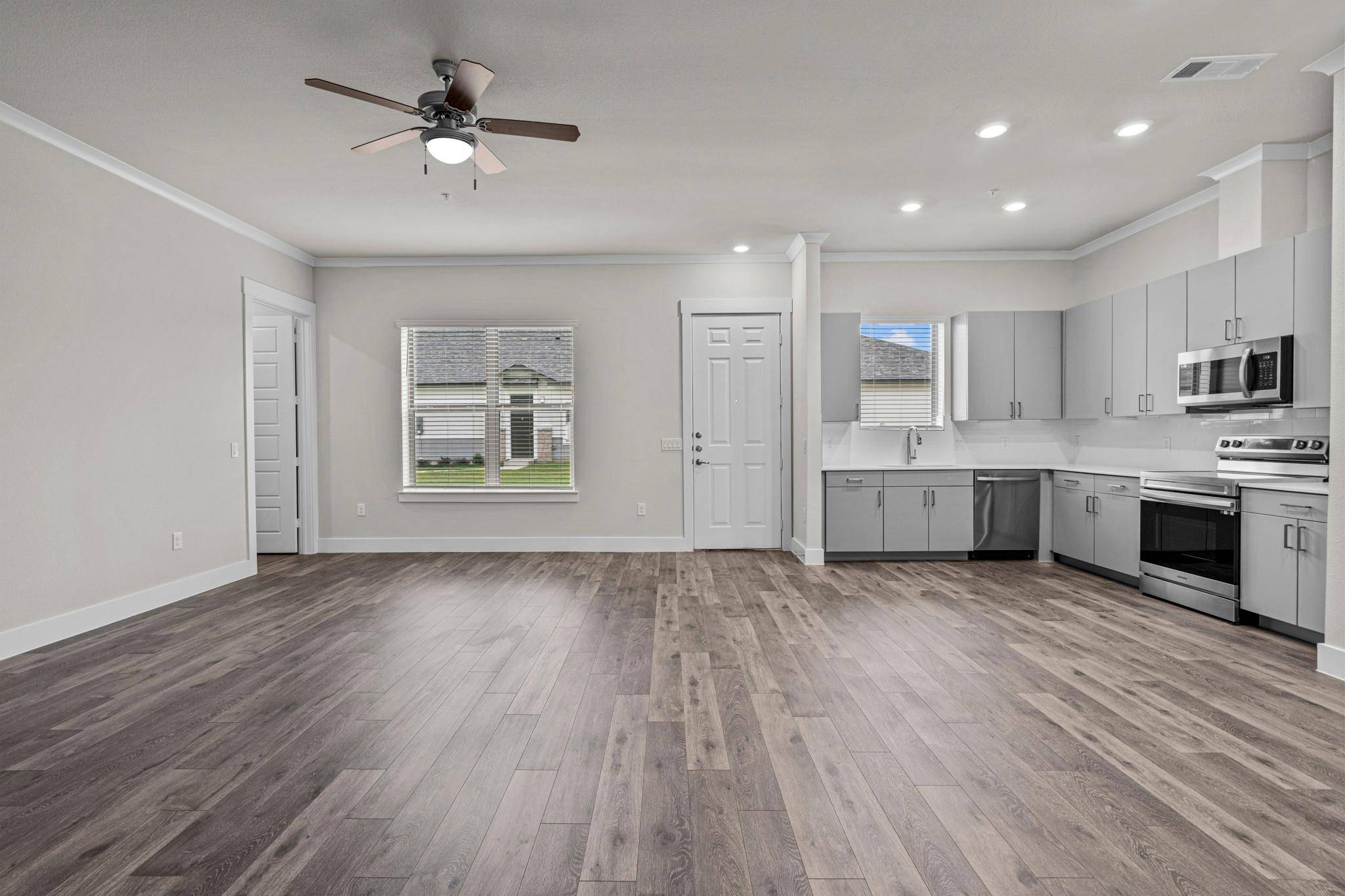 865 Limmer LOOP #403, Hutto, TX 78634