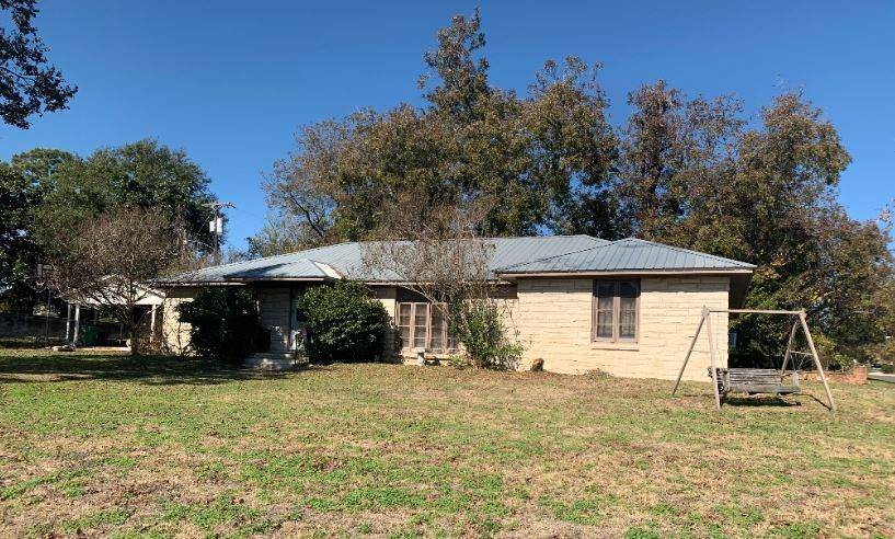 331 E Bell Ave, Rockdale, TX 76567