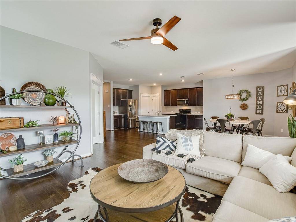 101 Helen RD, Hutto, TX 78634