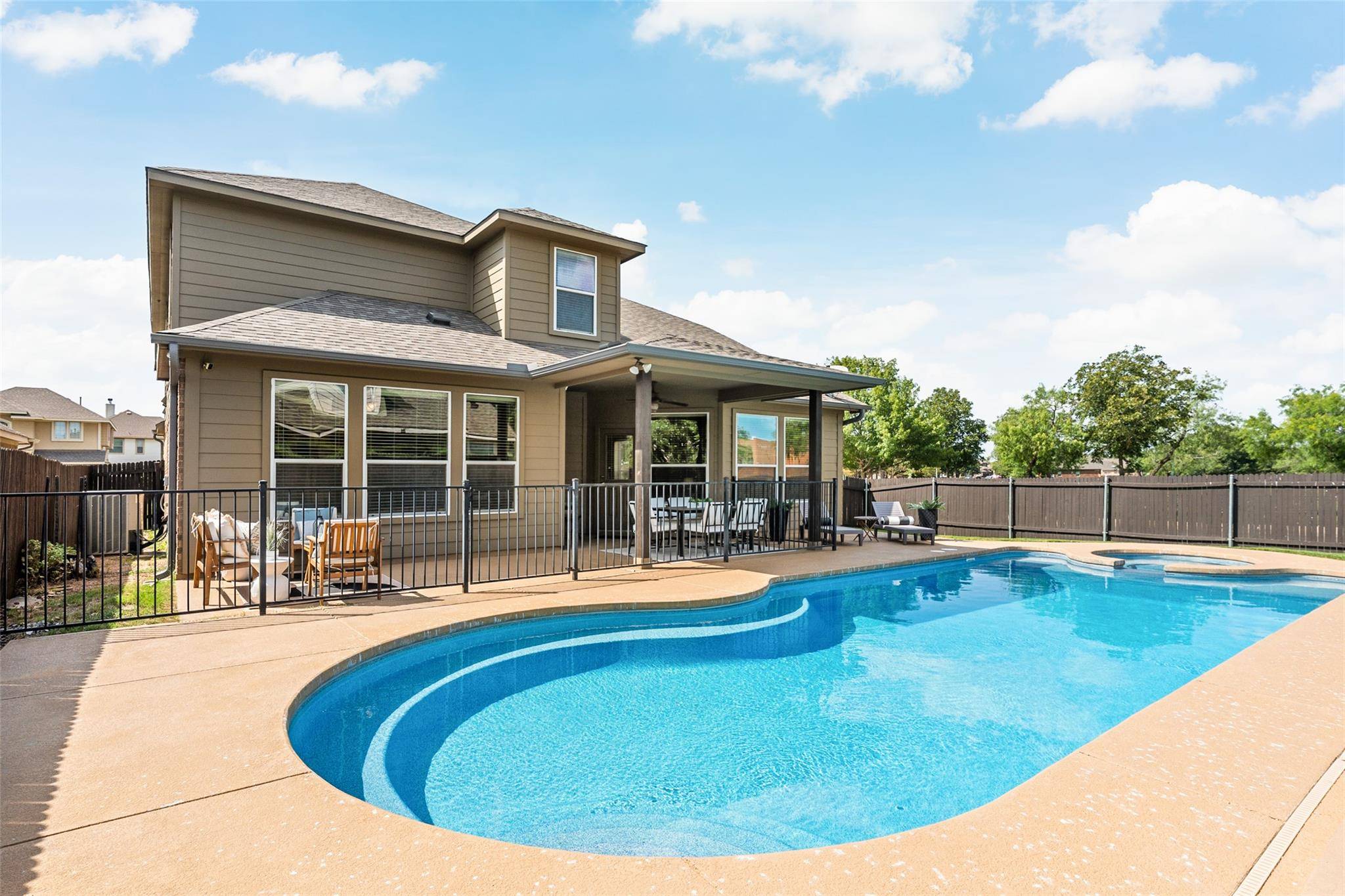 746 Easton DR, San Marcos, TX 78666