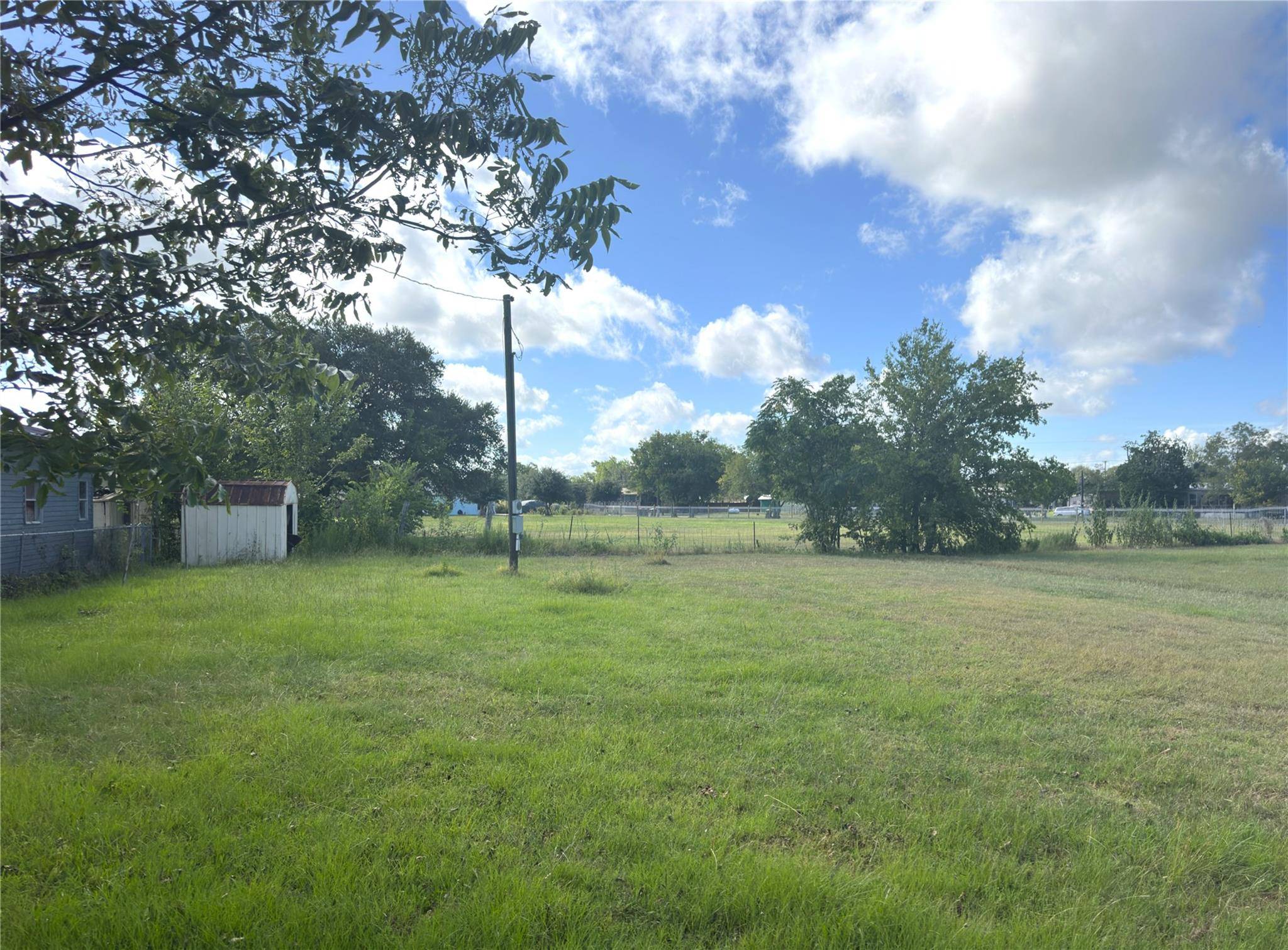 1112 Old Nails Creek RD, Giddings, TX 78942