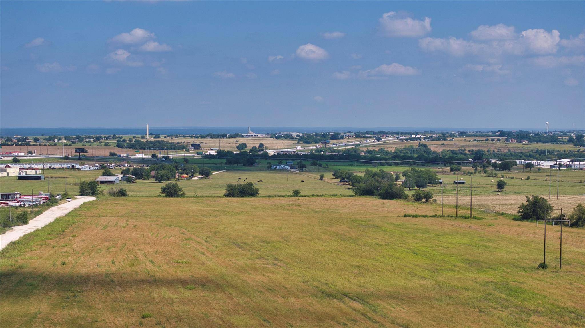 35 IH, Jarrell, TX 76537
