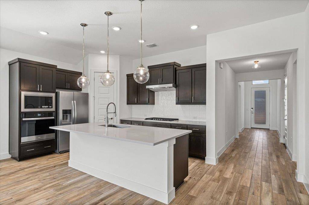 9704 Boathouse DR, Austin, TX 78744