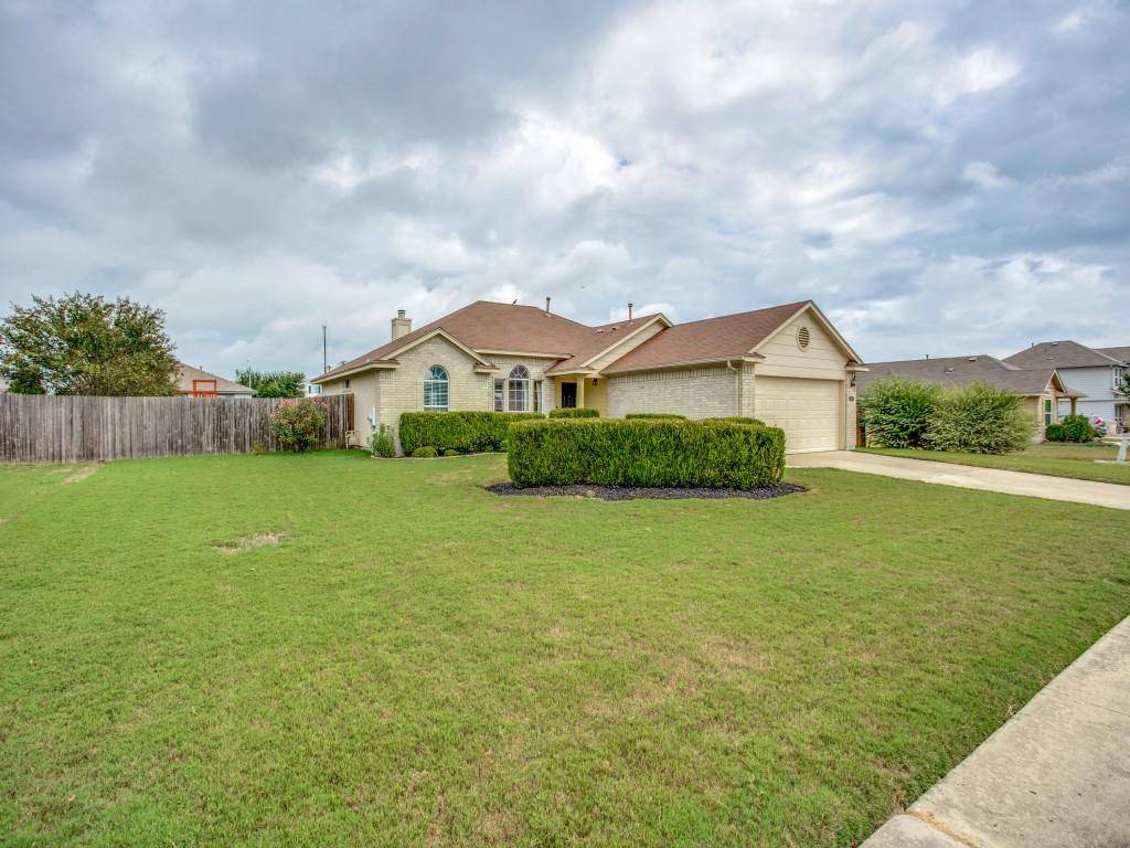 1013 Stewart DR, Hutto, TX 78634