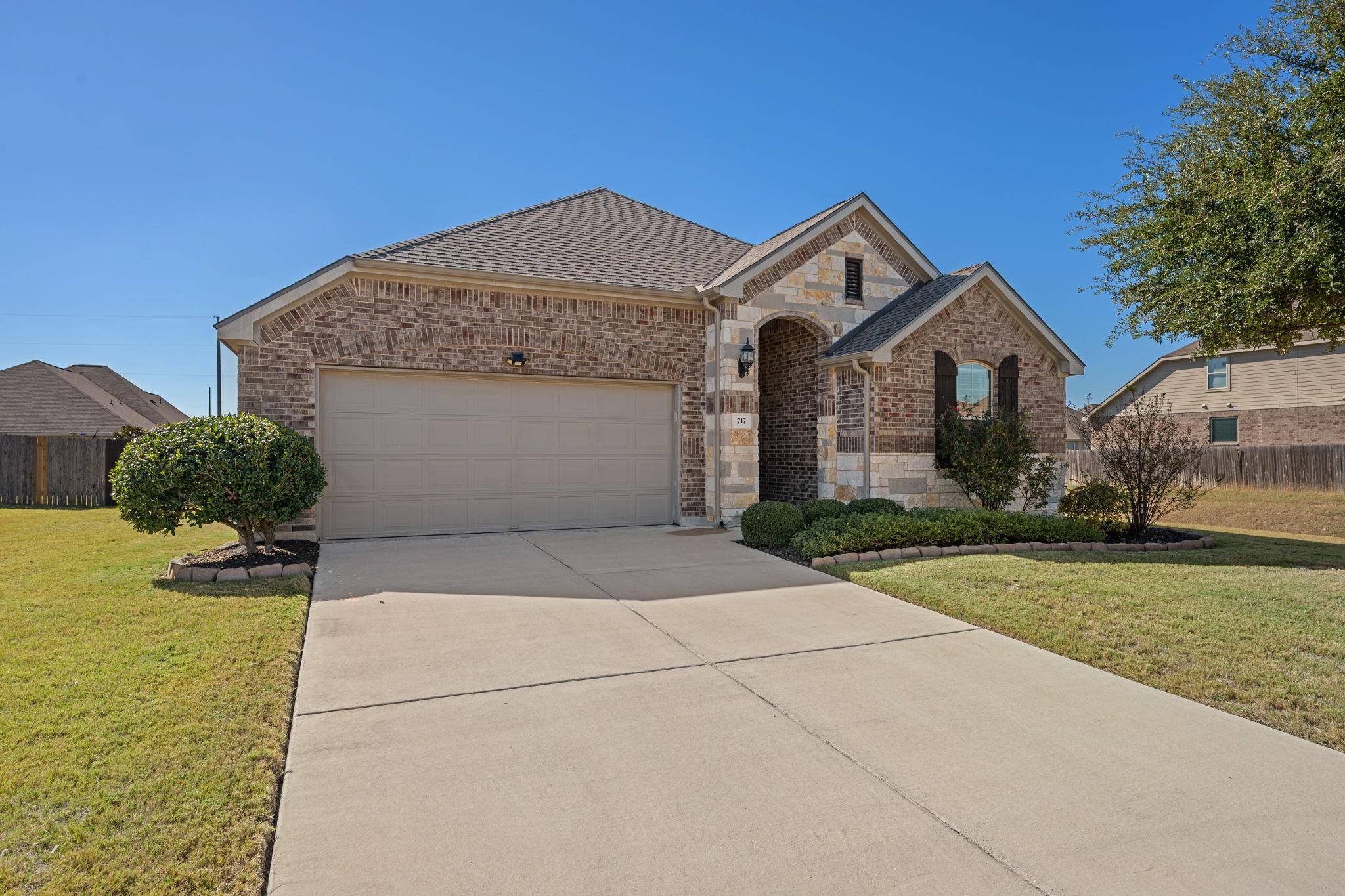 717 N Emory CV, Hutto, TX 78634