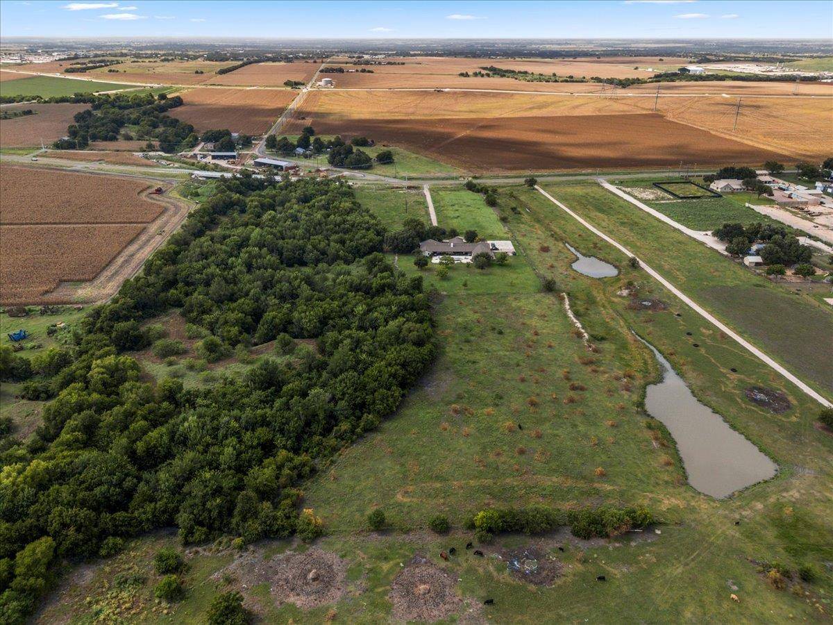 5300 County Road 100, Hutto, TX 78634