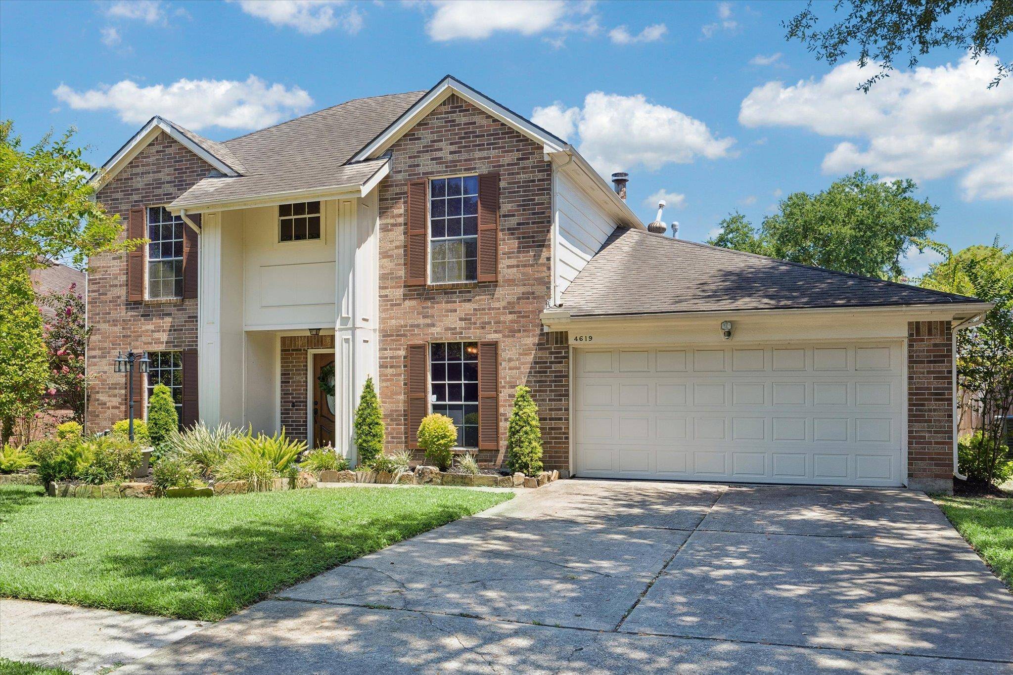 4619 Monaco LN, Pasadena, TX 77505