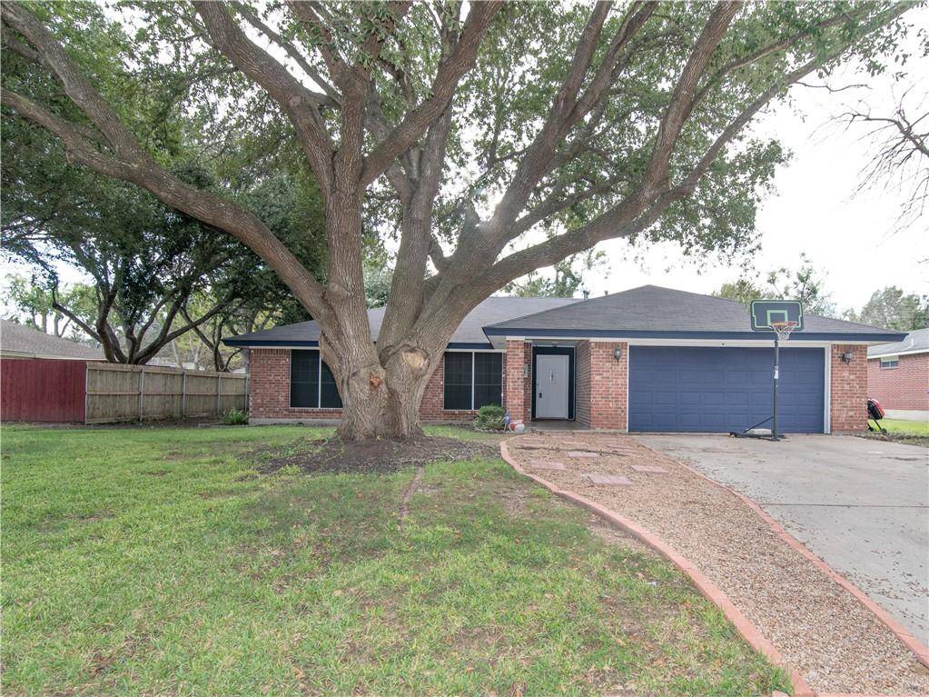 2107 Lark LN, Taylor, TX 76574