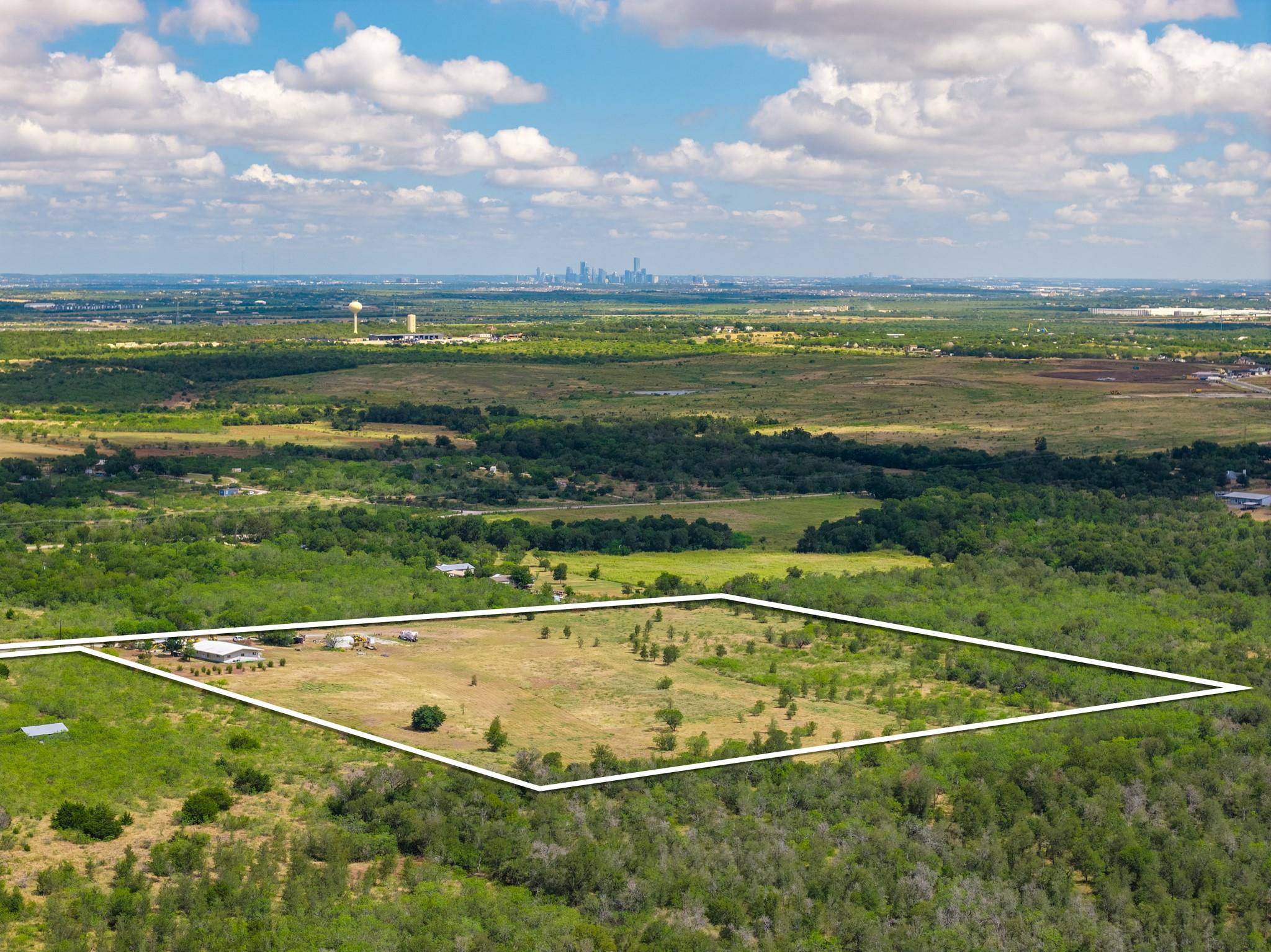 8804 Williamson RD, Kyle, TX 78640