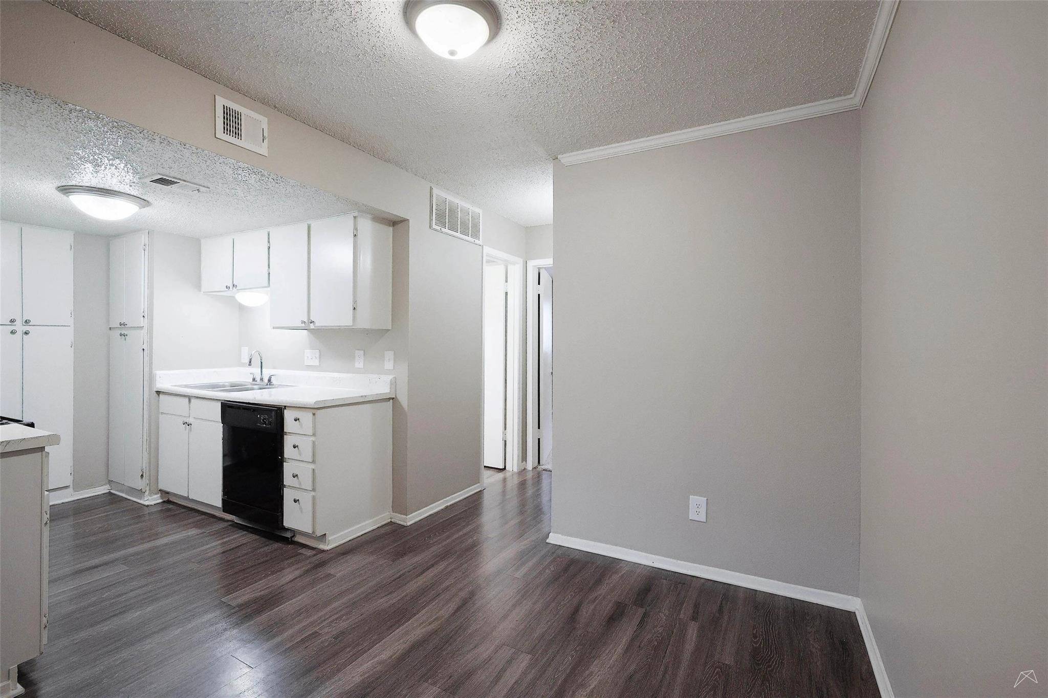 8100 N Mopac EXPY #04-215, Austin, TX 78759