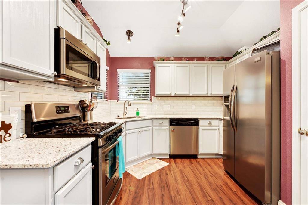 203 Dana DR, Hutto, TX 78634