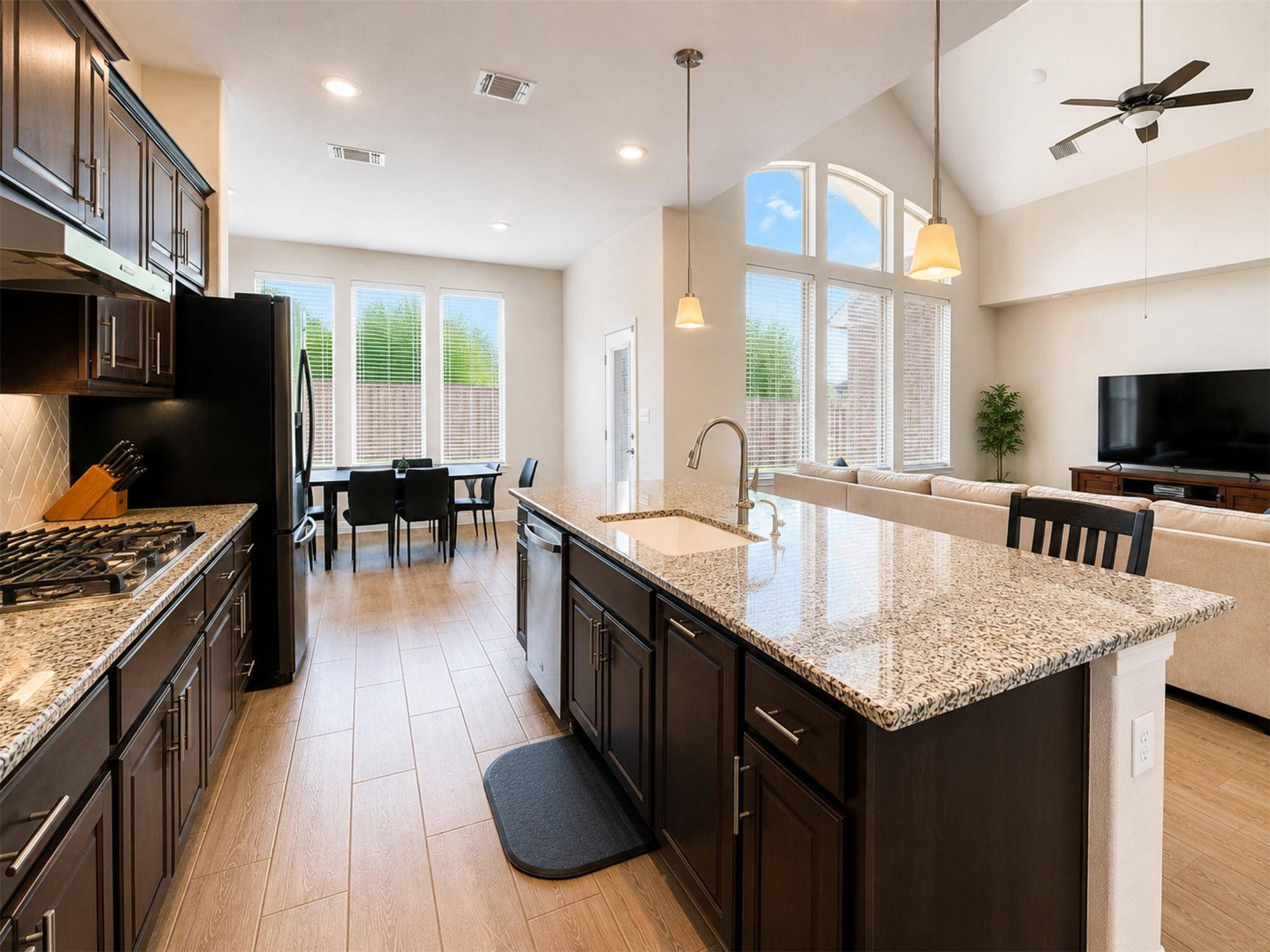 572 Baretta LOOP, Buda, TX 78610