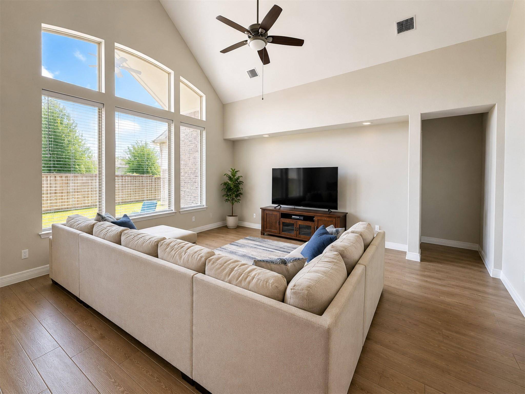 572 Baretta LOOP, Buda, TX 78610