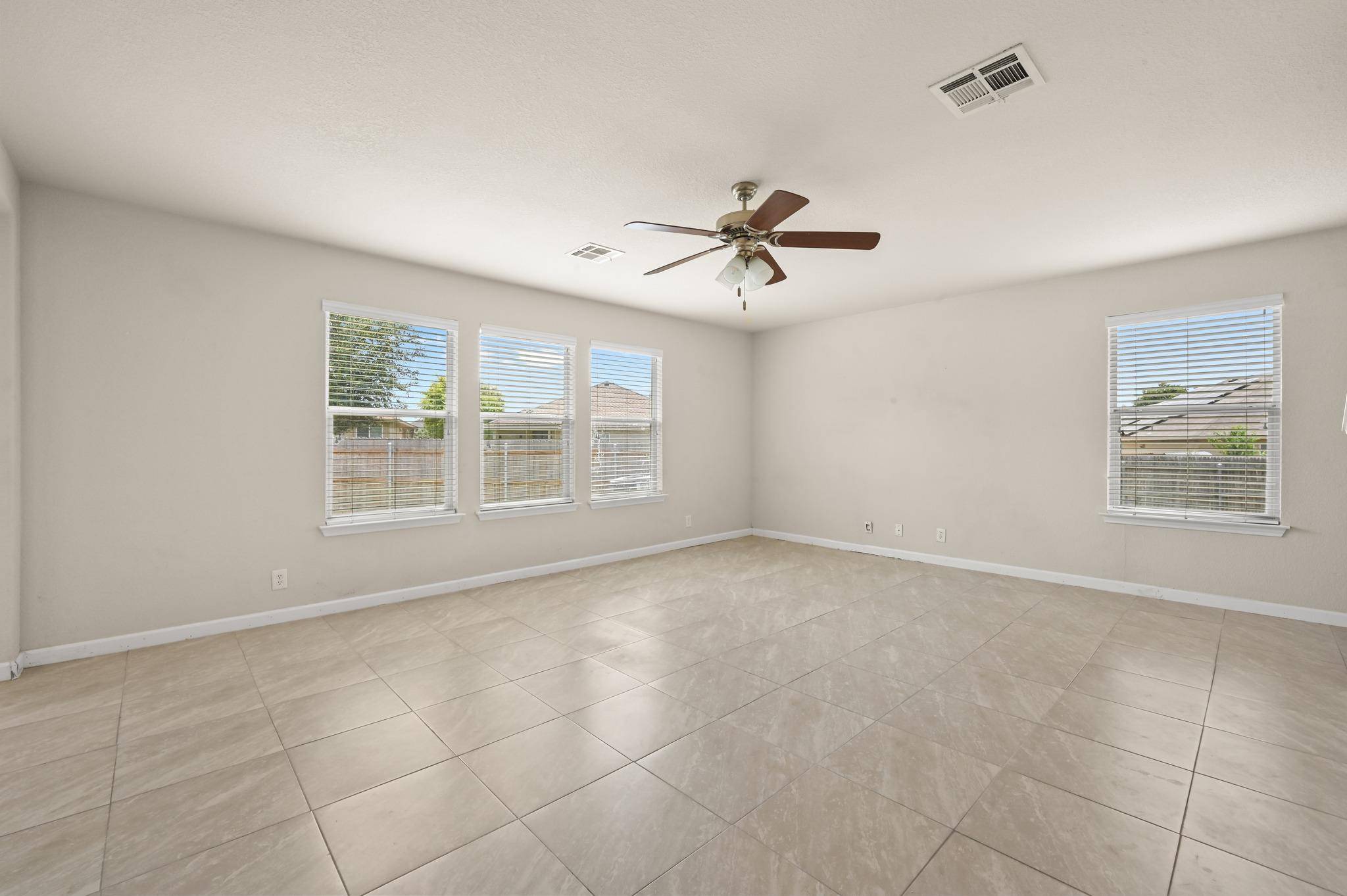 229 Capistrano DR, San Marcos, TX 78666