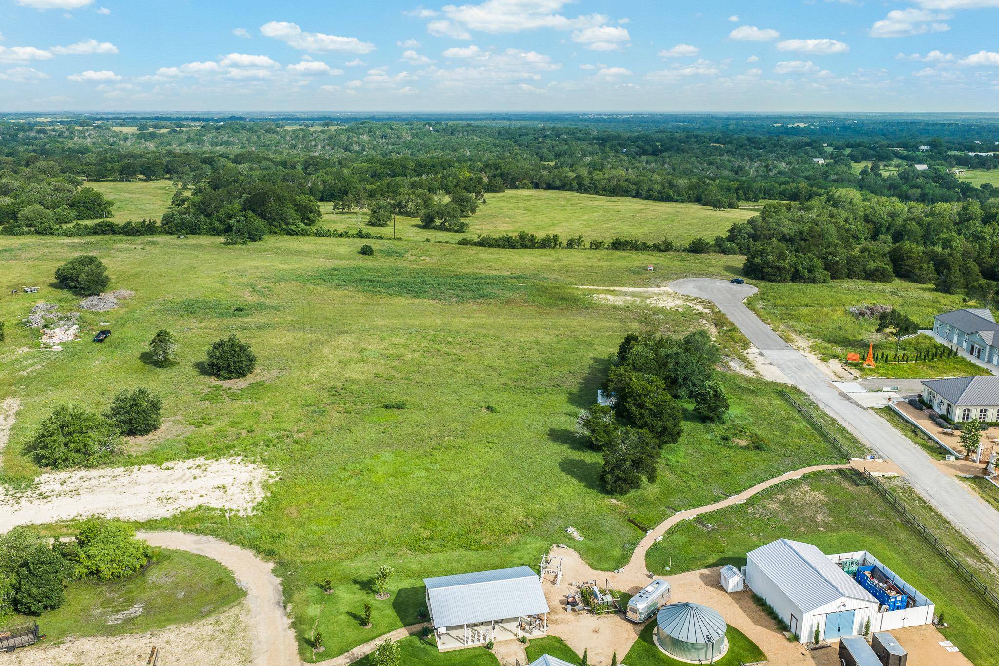109 Compound LN, Round Top, TX 78954
