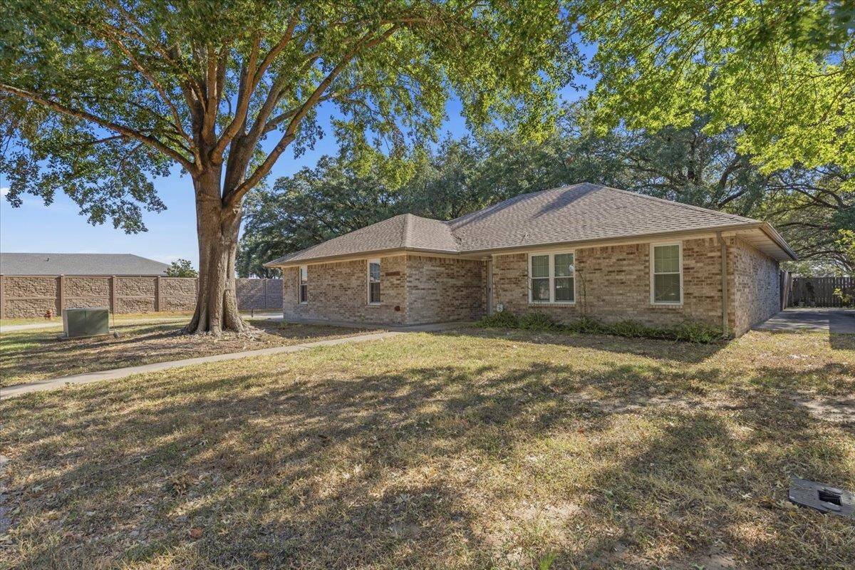 Address not disclosed, Smithville, TX 78957